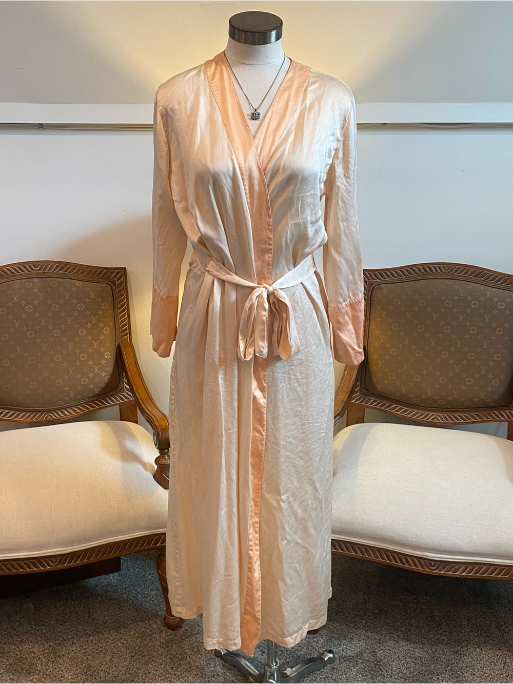 Vintage Saks Silky Satin Long Wrap Robe in Blush Peach and Cream Size S Pockets